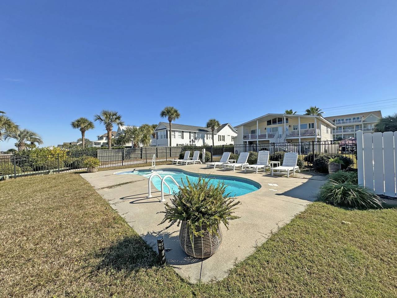 Plenty of Room to Get Some Sun Plenty of Room to Get Some Sun