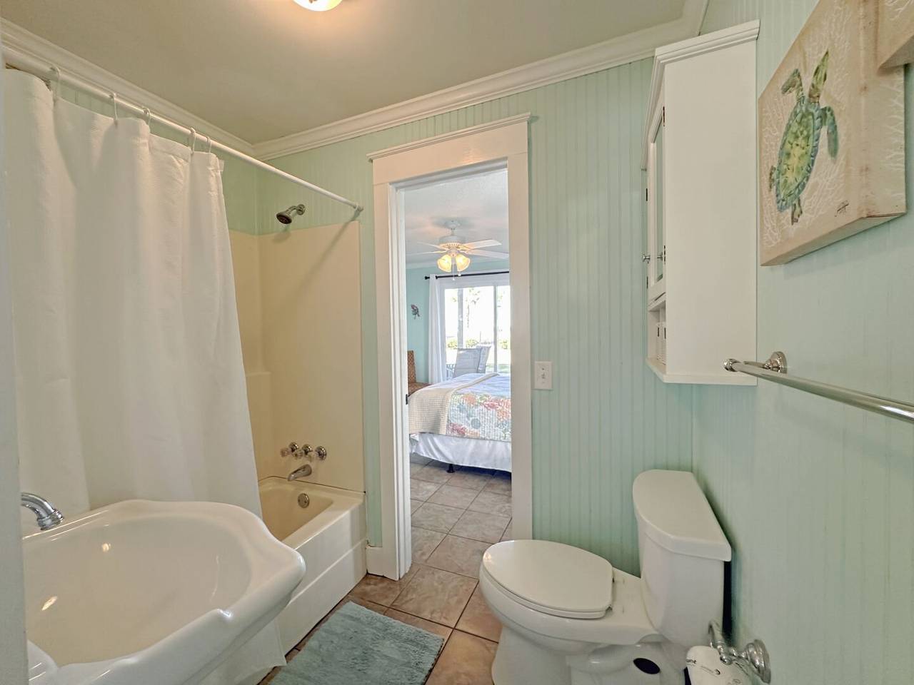 Jack and Jill Between Bedrooms 2 & 4 Jack and Jill Between Bedrooms 2 & 4