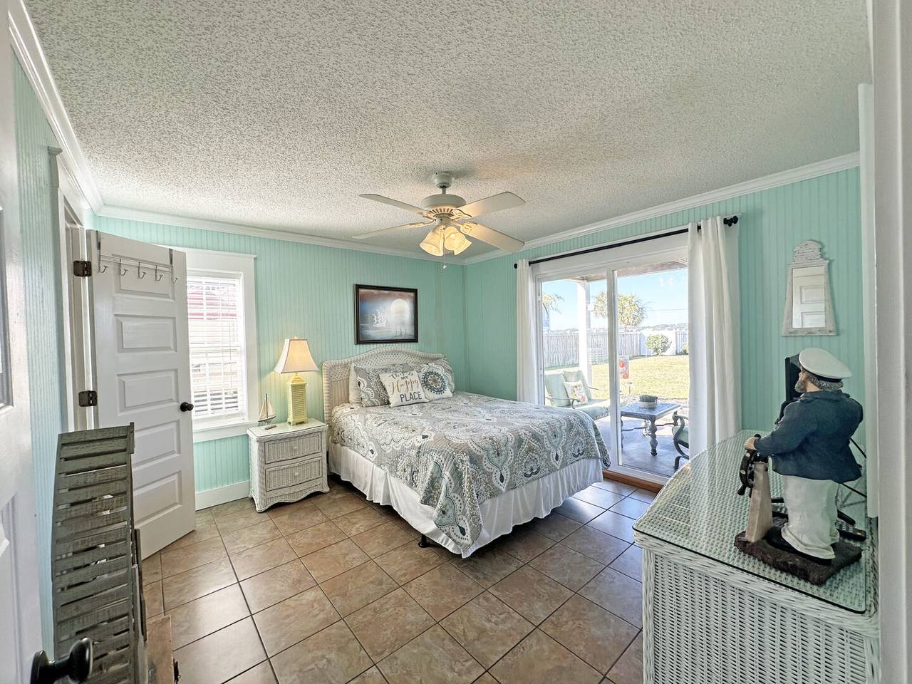 Bedroom 3 - 1 Queen Bedroom 3 - 1 Queen