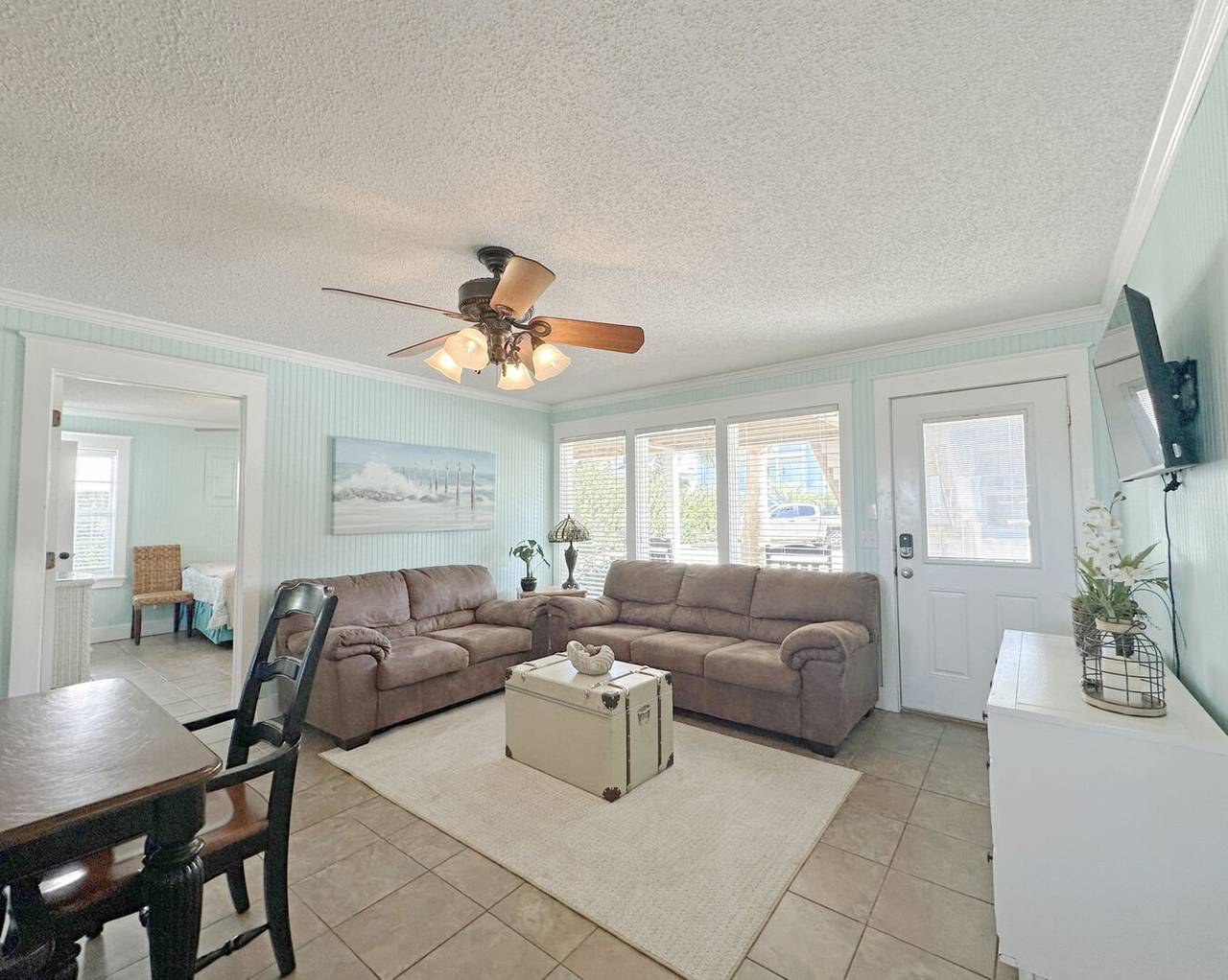 Lots of room to hang out Lots of room to hang out