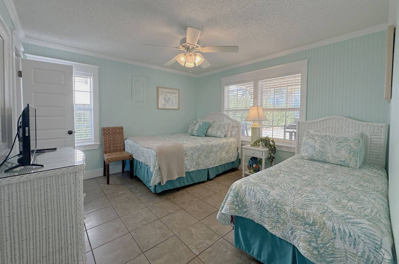 Bedroom 2 - Queen & Single Bedroom 2 - Queen & Single