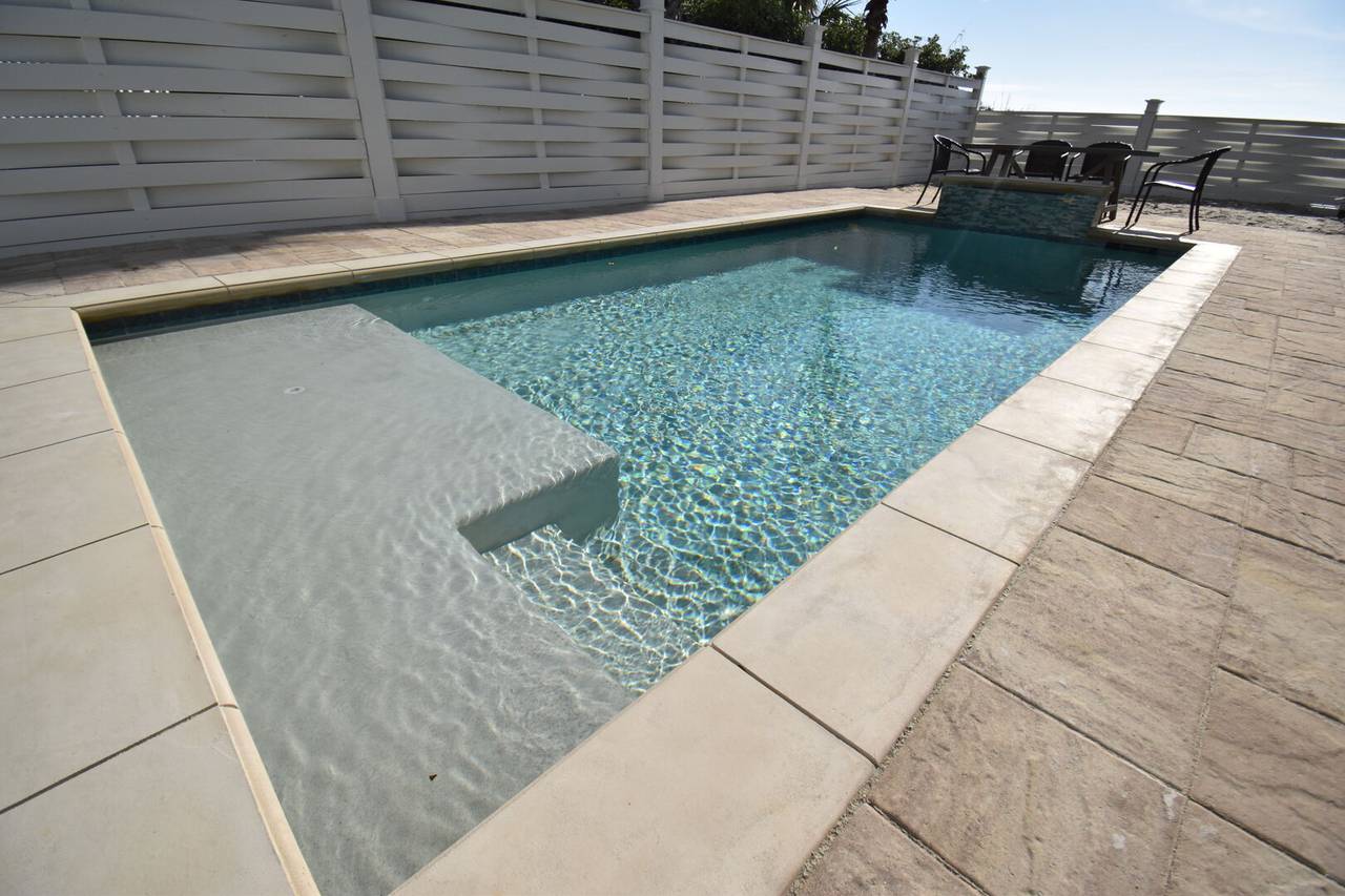 Tanning ledge Tanning ledge