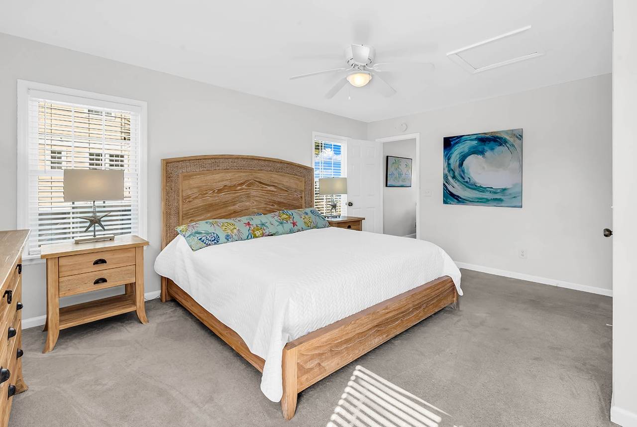 Bedroom 1 down - King Bedroom 1 down - King