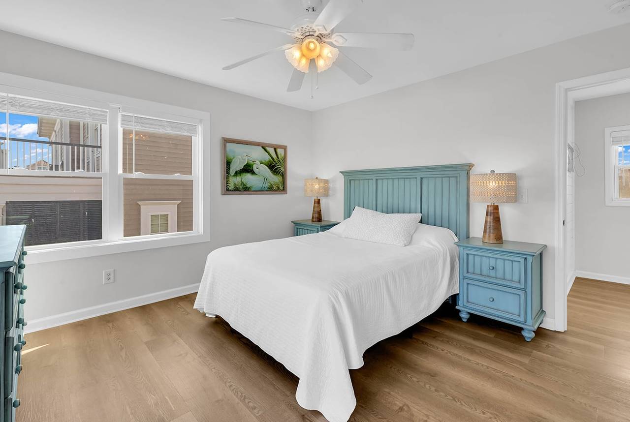 Bedroom 5 up - Queen Bedroom 5 up - Queen
