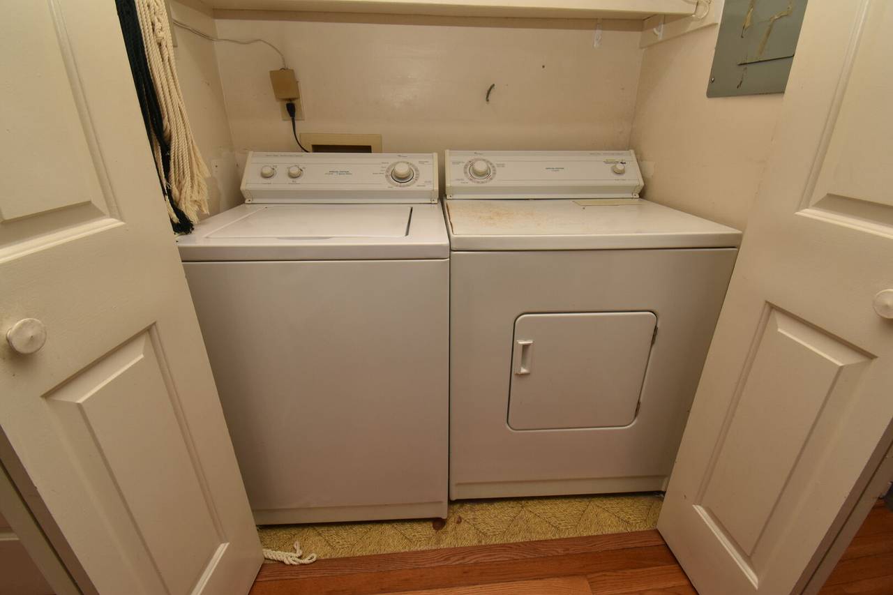 Full Laundry off Living Area Full Laundry off Living Area