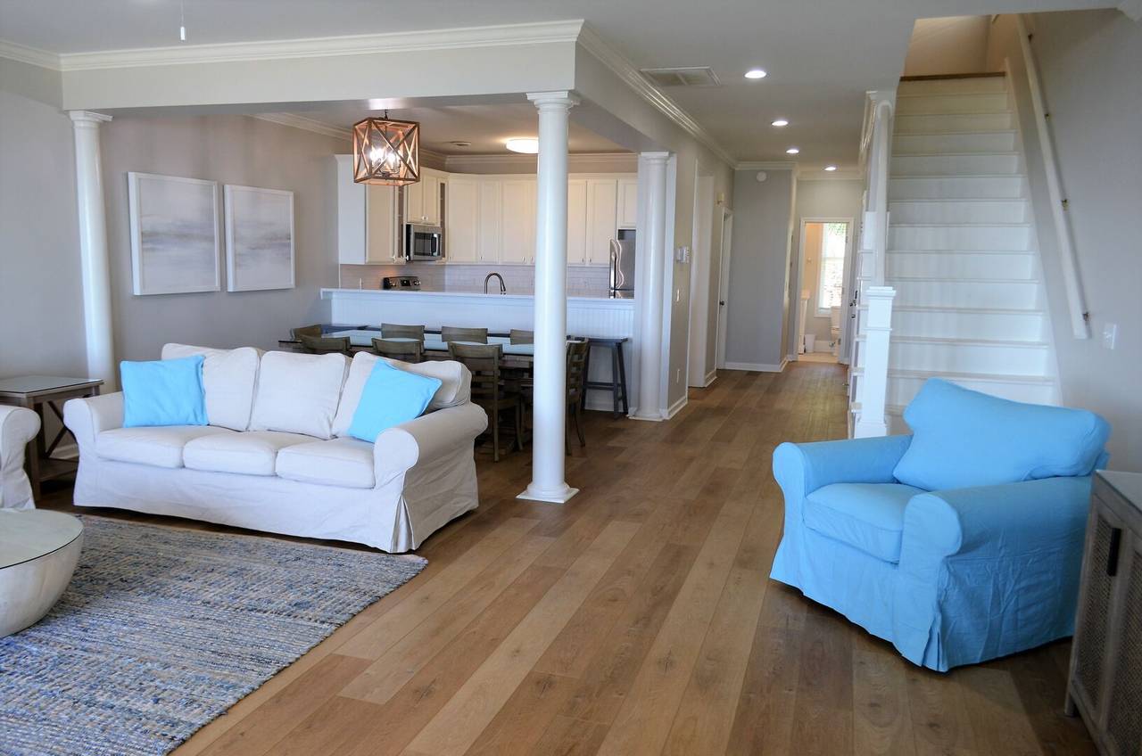 Downstairs has 1 Bedroom with 2 Queen Beds (not pictured) Downstairs has 1 Bedroom with 2 Queen Beds (not pictured)