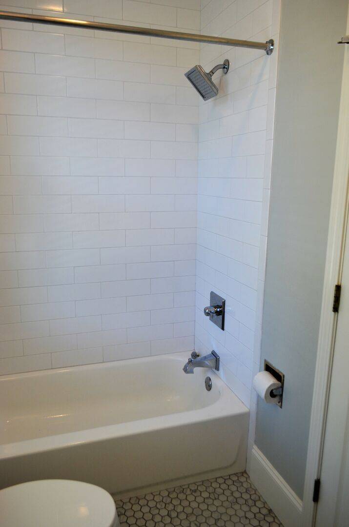 Completely remodeled bathrooms! Completely remodeled bathrooms!