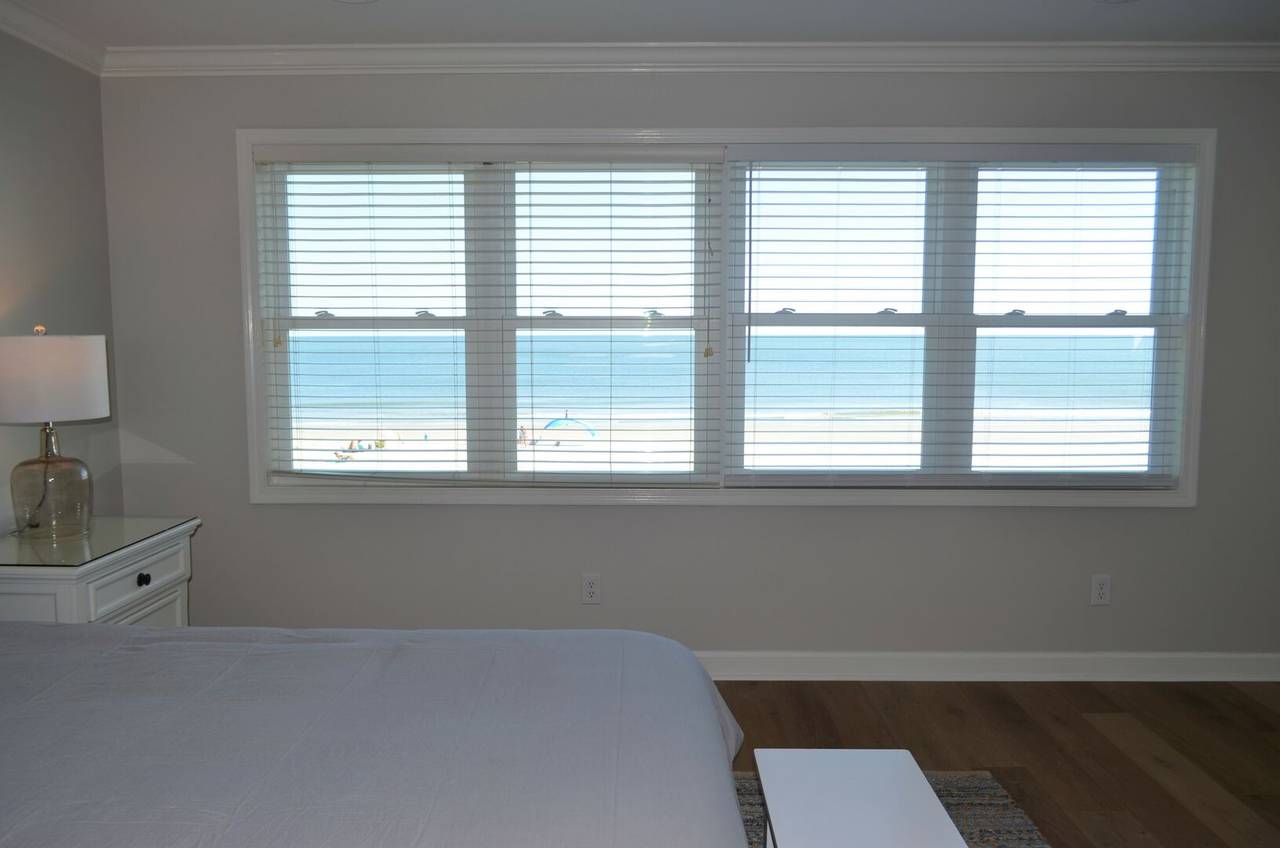 Wake up to sunrises over the Atlantic! Wake up to sunrises over the Atlantic!