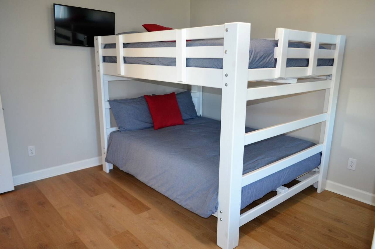 Each bedroom has a TV! Each bedroom has a TV!