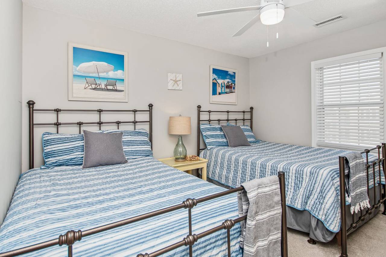 Bedroom 3 Up - 2 Double Beds Bedroom 3 Up - 2 Double Beds