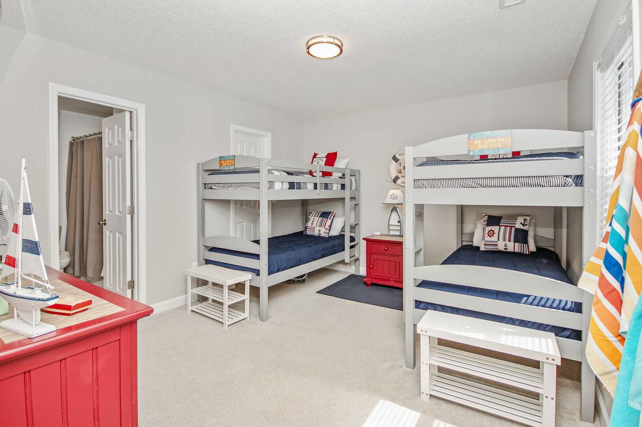 Bedroom 2 Up - 2 Sets of Bunks (4 Single Beds) Bedroom 2 Up - 2 Sets of Bunks (4 Single Beds)