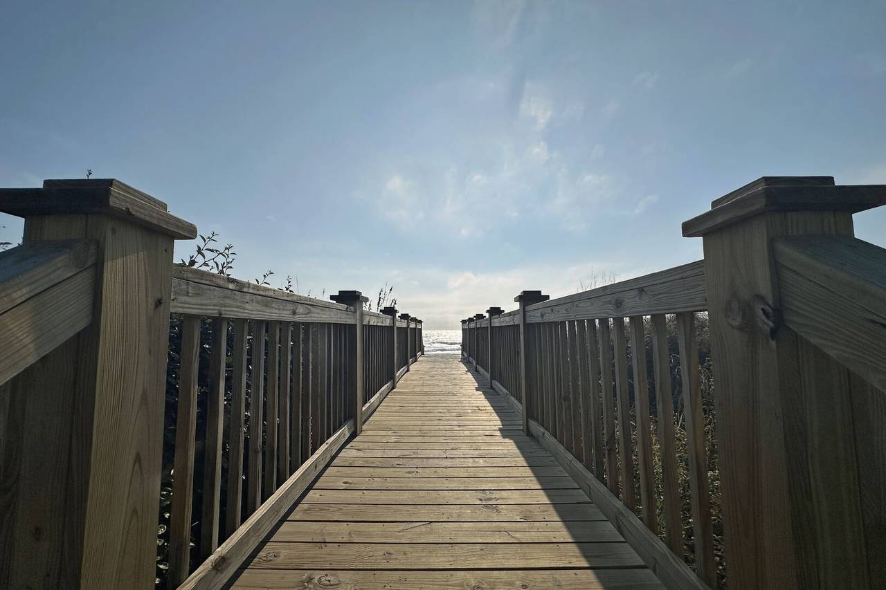 Steps away from Garden City Beach! Steps away from Garden City Beach!