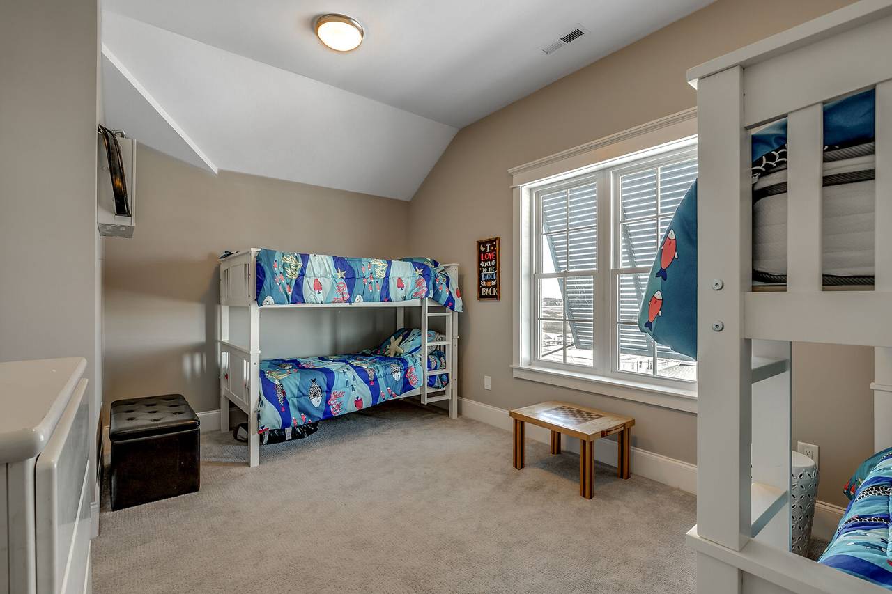 Bedroom 7 up (2 Sets of bunks) Bedroom 7 up (2 Sets of bunks)