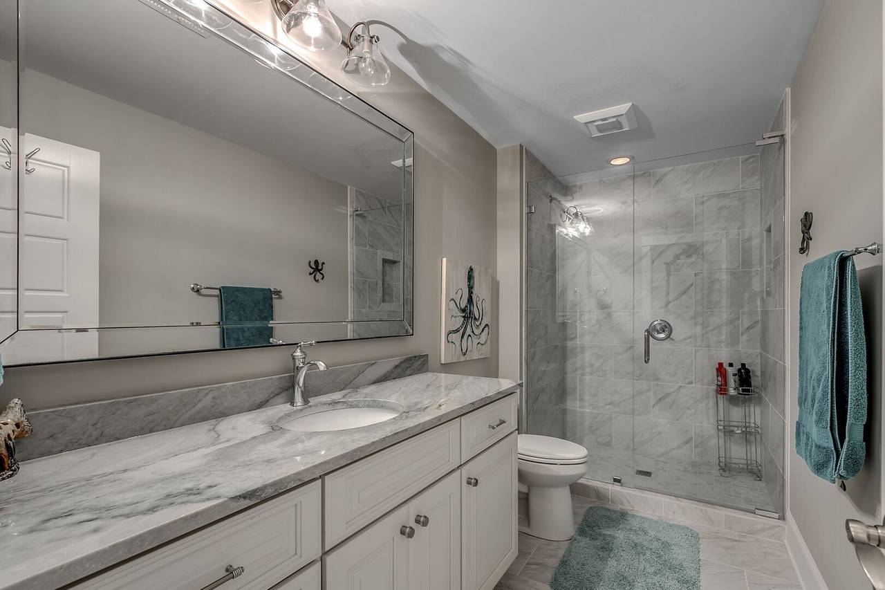 3rd level bath. Shared by bedrooms 5, 6 and 7 3rd level bath. Shared by bedrooms 5, 6 and 7