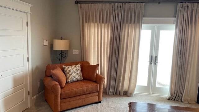 Added for 2023 - single pull out oversized chair Added for 2023 - single pull out oversized chair