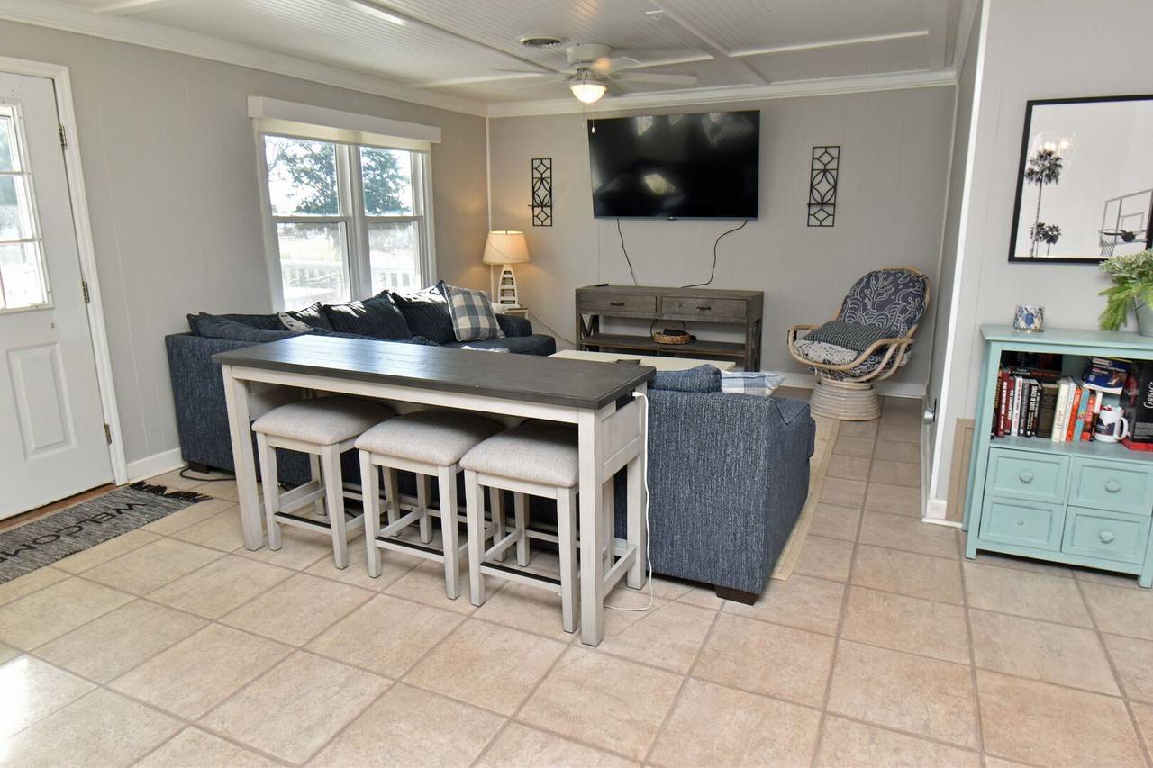 Living Area Up Living Area Up