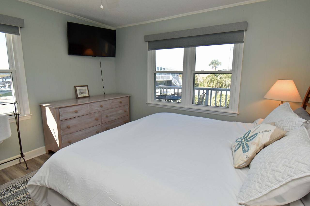 Primary Suite Up - King Primary Suite Up - King