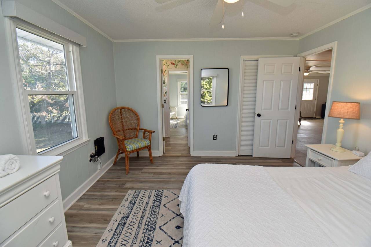 Jack & Jill Bath Entrance Jack & Jill Bath Entrance