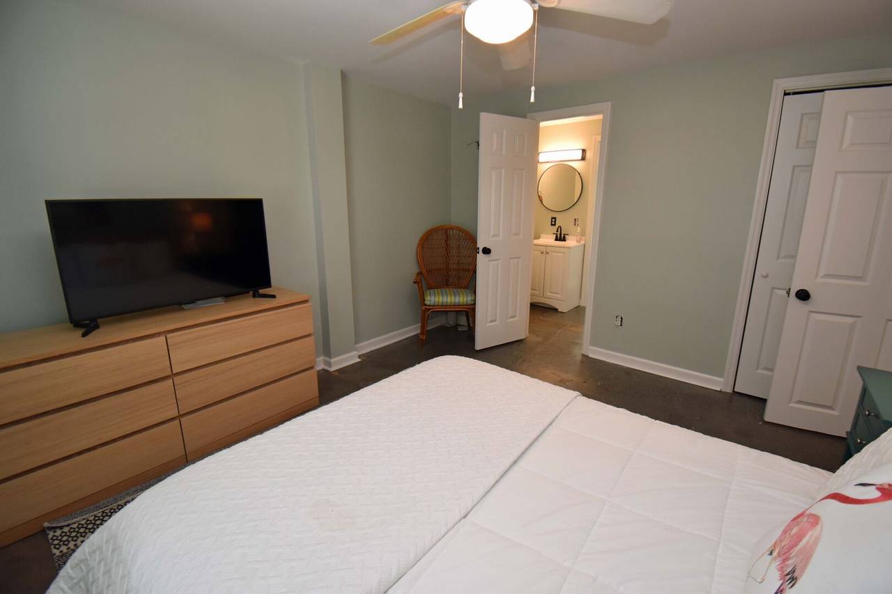 Watch TV in Bed Watch TV in Bed