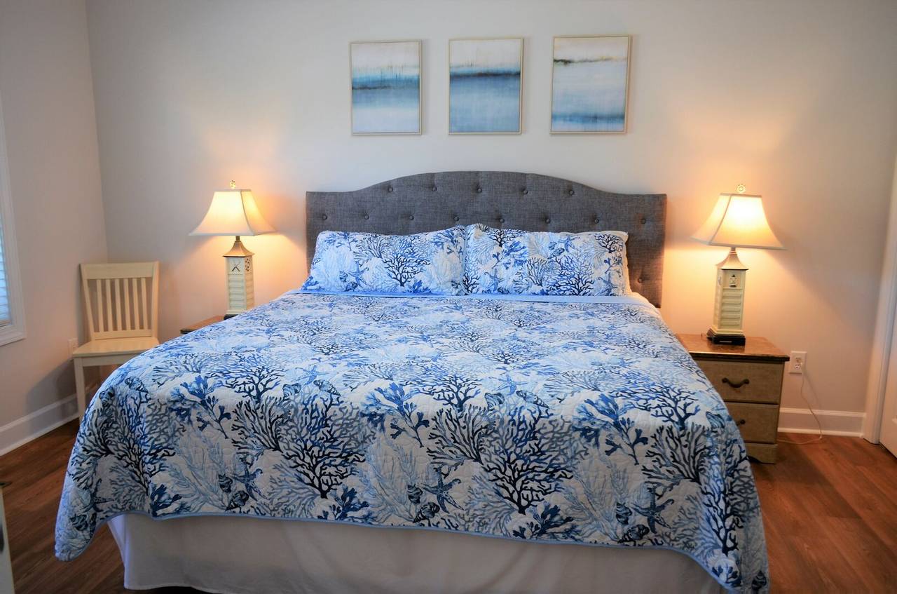 Bedroom 1 Down - 1 King Bed Bedroom 1 Down - 1 King Bed