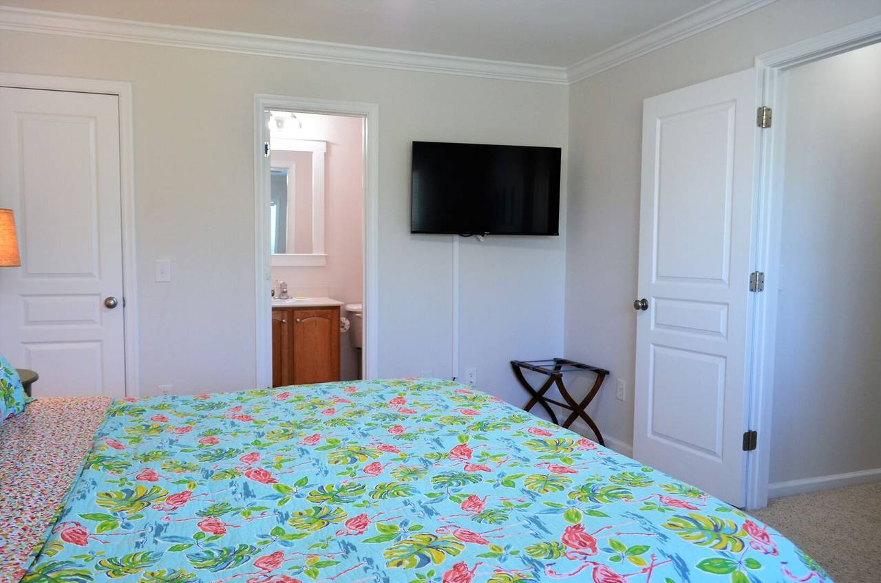 Bedroom 2 has a private bathroom Bedroom 2 has a private bathroom