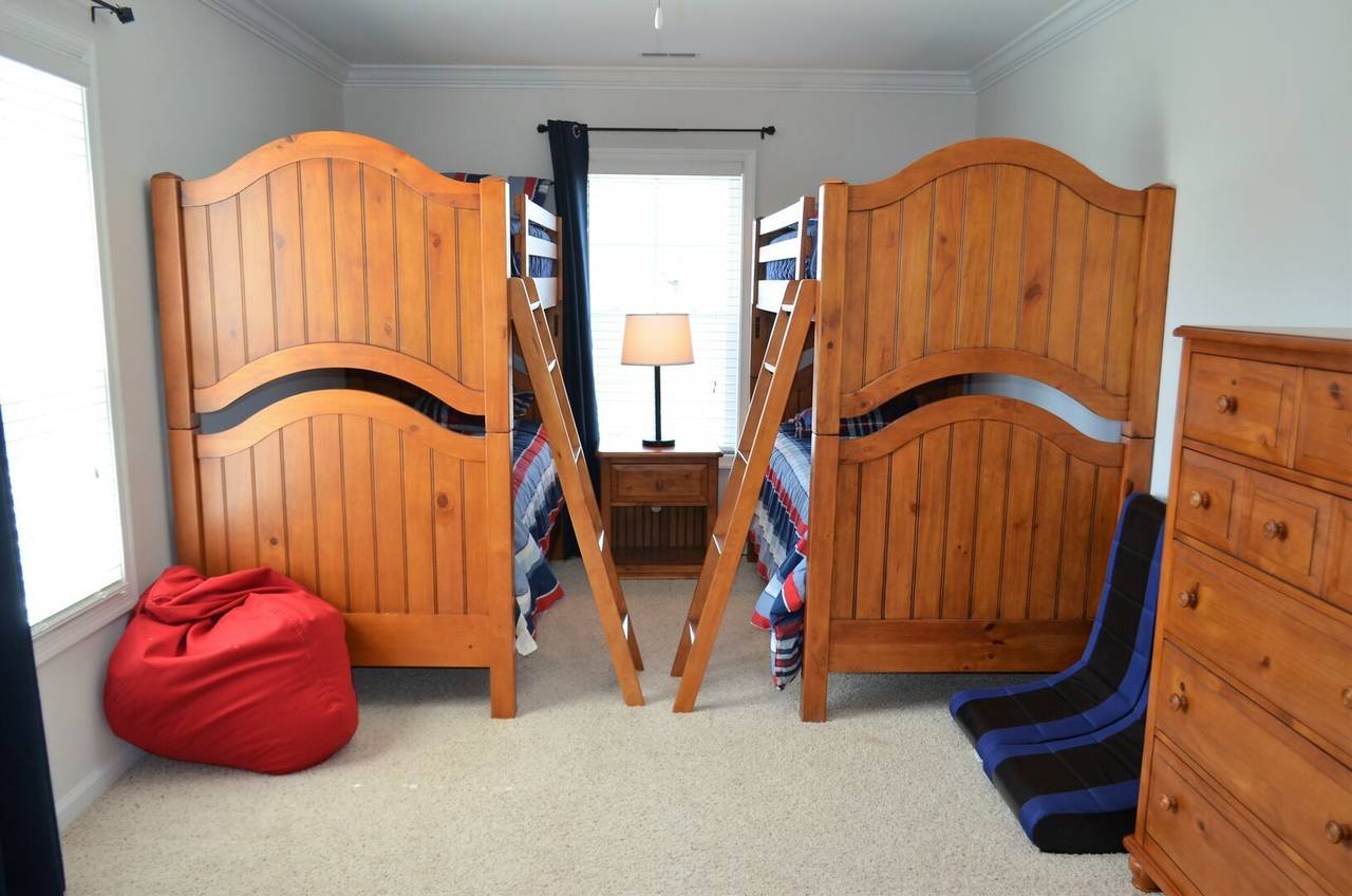 Bedroom 4 Up - 2 Sets of Bunks (4 Single Beds) Bedroom 4 Up - 2 Sets of Bunks (4 Single Beds)