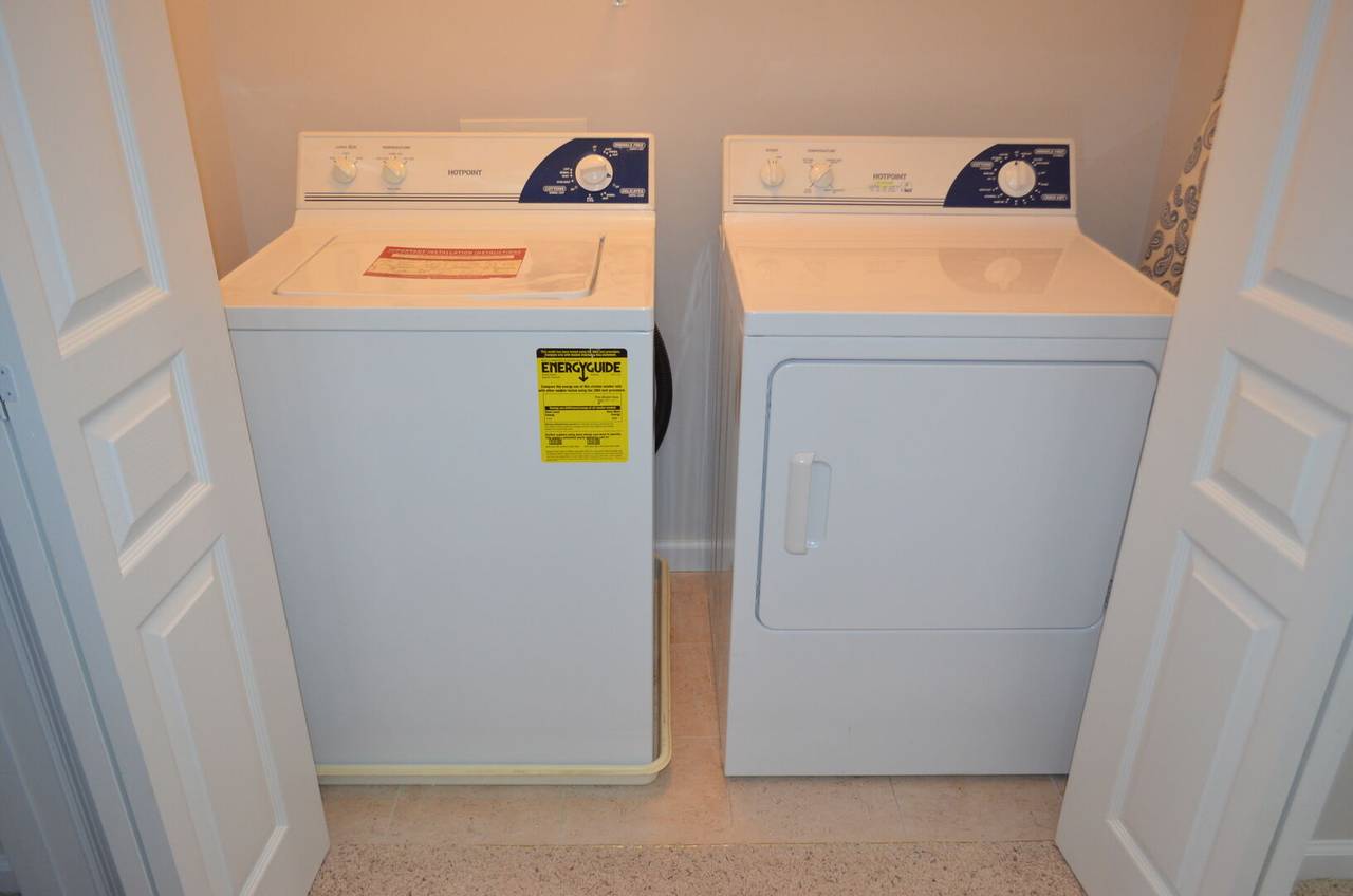 Full Size Washer/Dryer Full Size Washer/Dryer