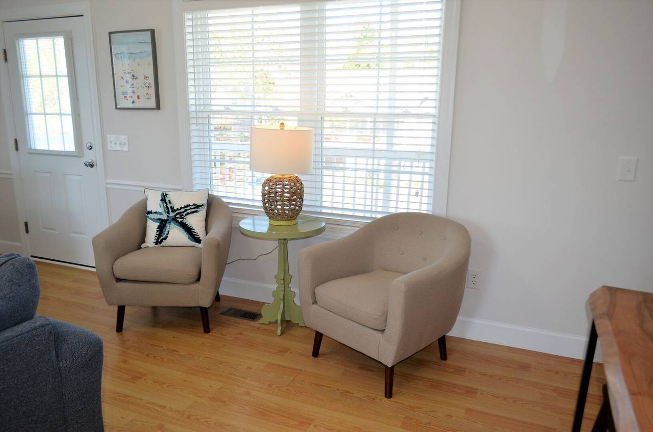 Sitting area indoors or step outside Sitting area indoors or step outside