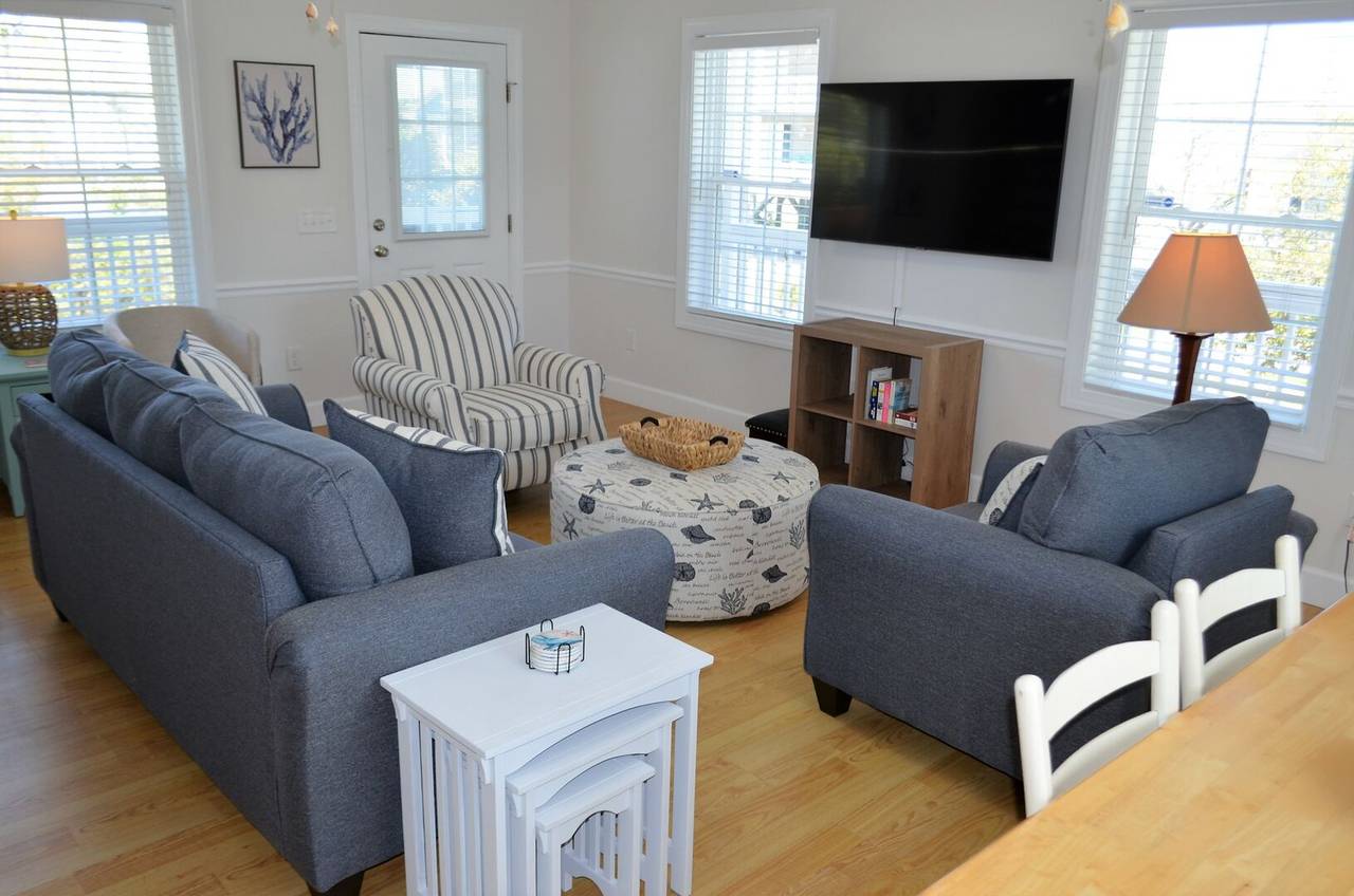 Unwind watching TV! Unwind watching TV!