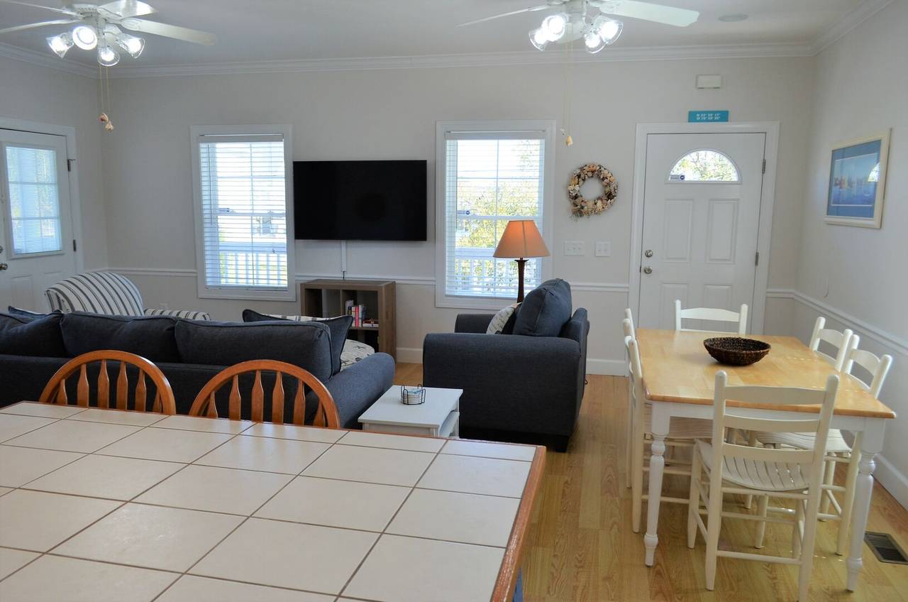 Indoor dining table for 6 plus Indoor dining table for 6 plus