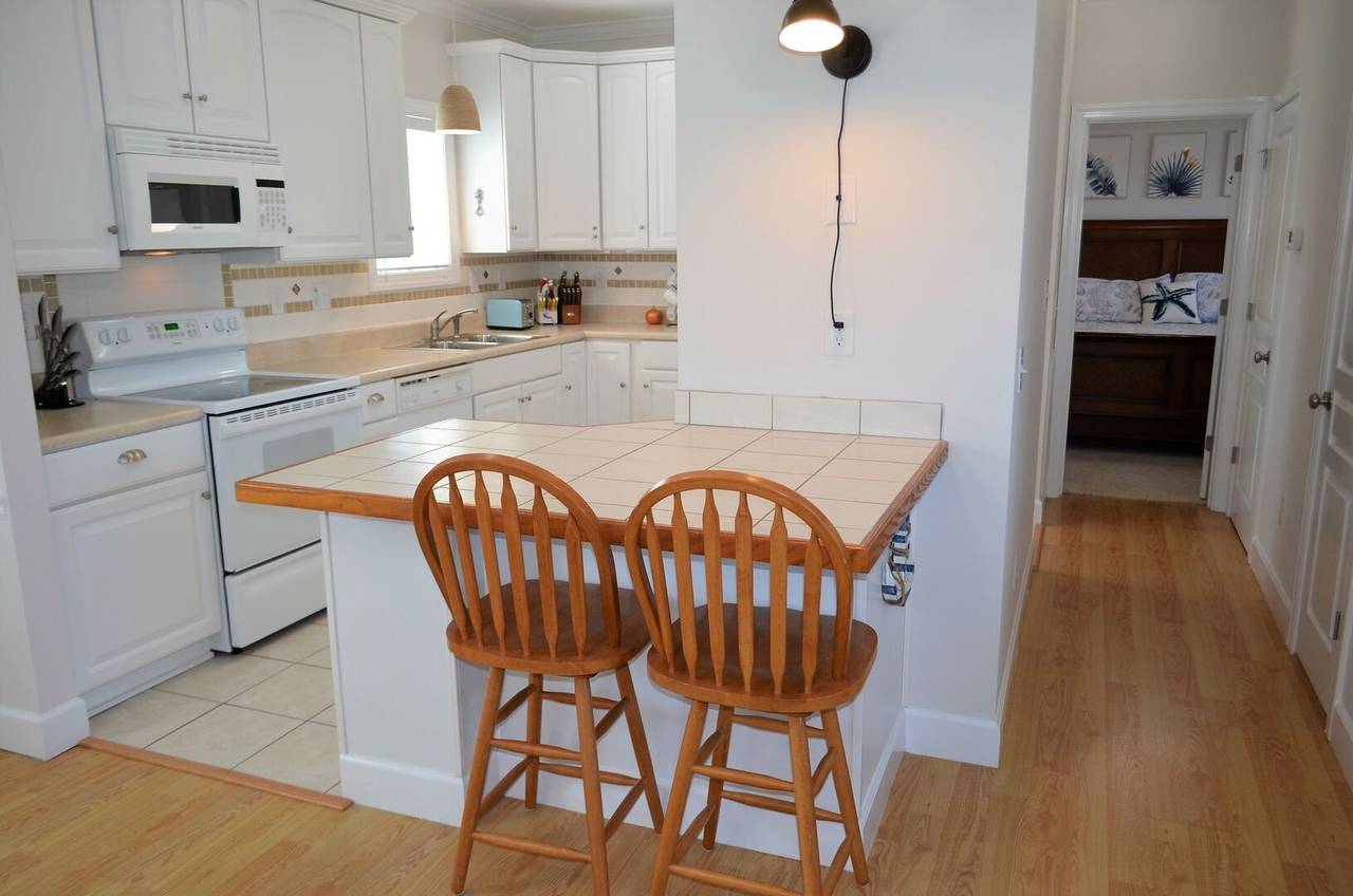 extra bar seating. extra bar seating.