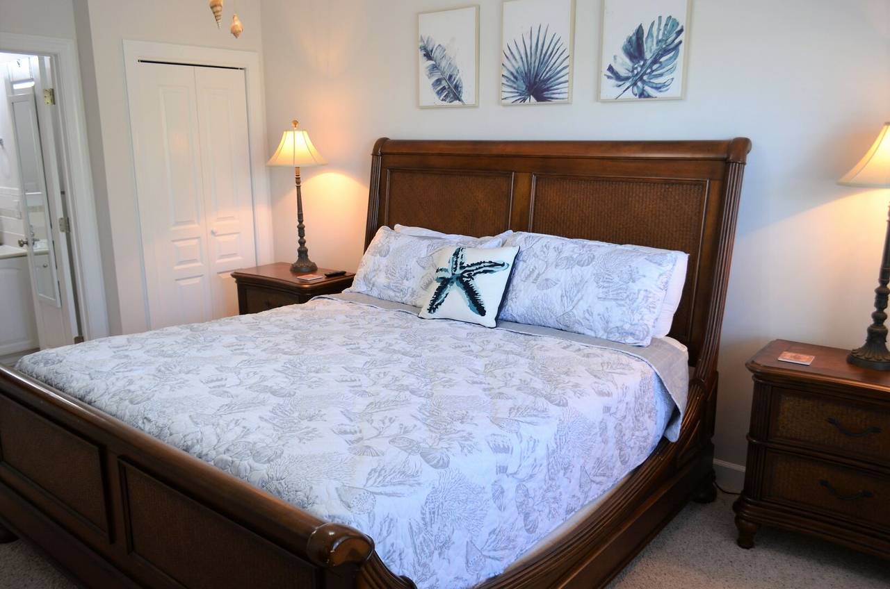 Bedroom 1 Down - 1 King Bed Bedroom 1 Down - 1 King Bed