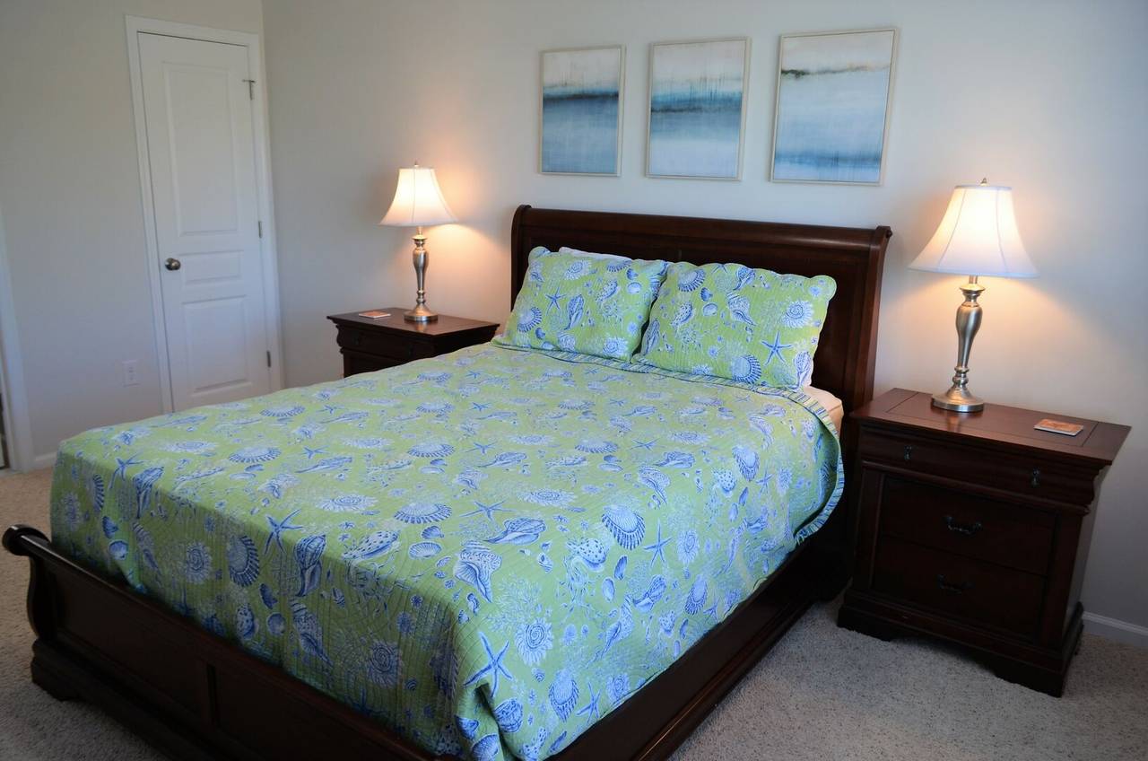 Bedroom 2 Up - 1 Queen Bed Bedroom 2 Up - 1 Queen Bed