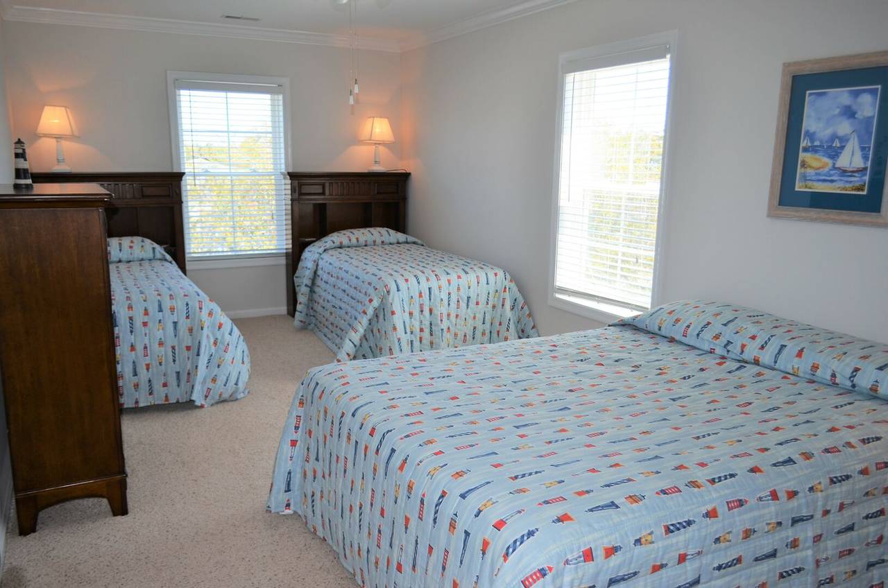 Bedroom 4 Up - 2 Twin Beds & 1 Double Bed Bedroom 4 Up - 2 Twin Beds & 1 Double Bed