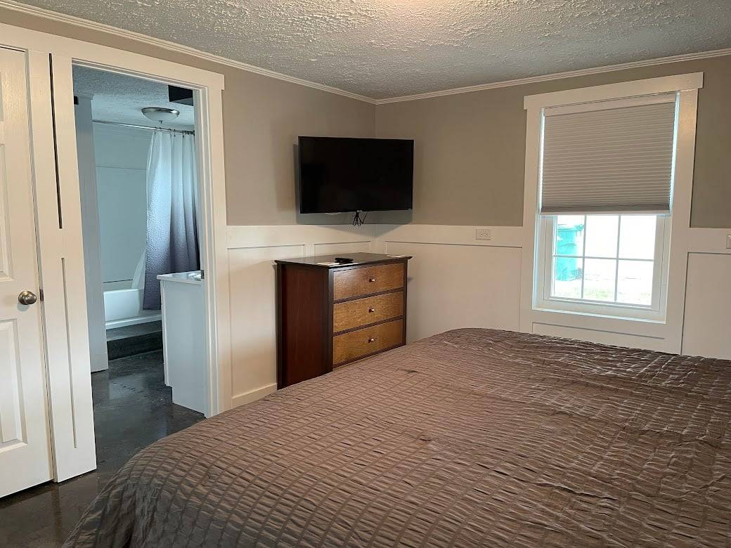 Bedroom 3 (no inside stairway) Bedroom 3 (no inside stairway)