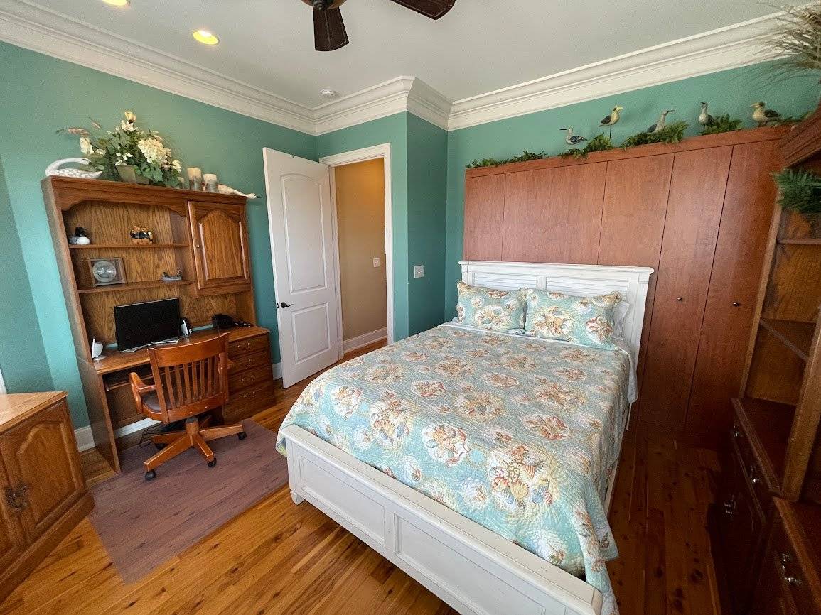 Bedroom 2 down - Queen Bedroom 2 down - Queen