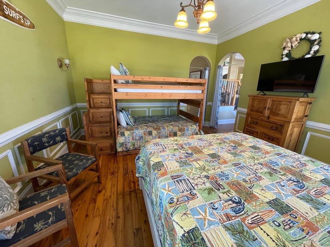 Bedroom 3 down - Set of Double Bunks and Queen Bedroom 3 down - Set of Double Bunks and Queen