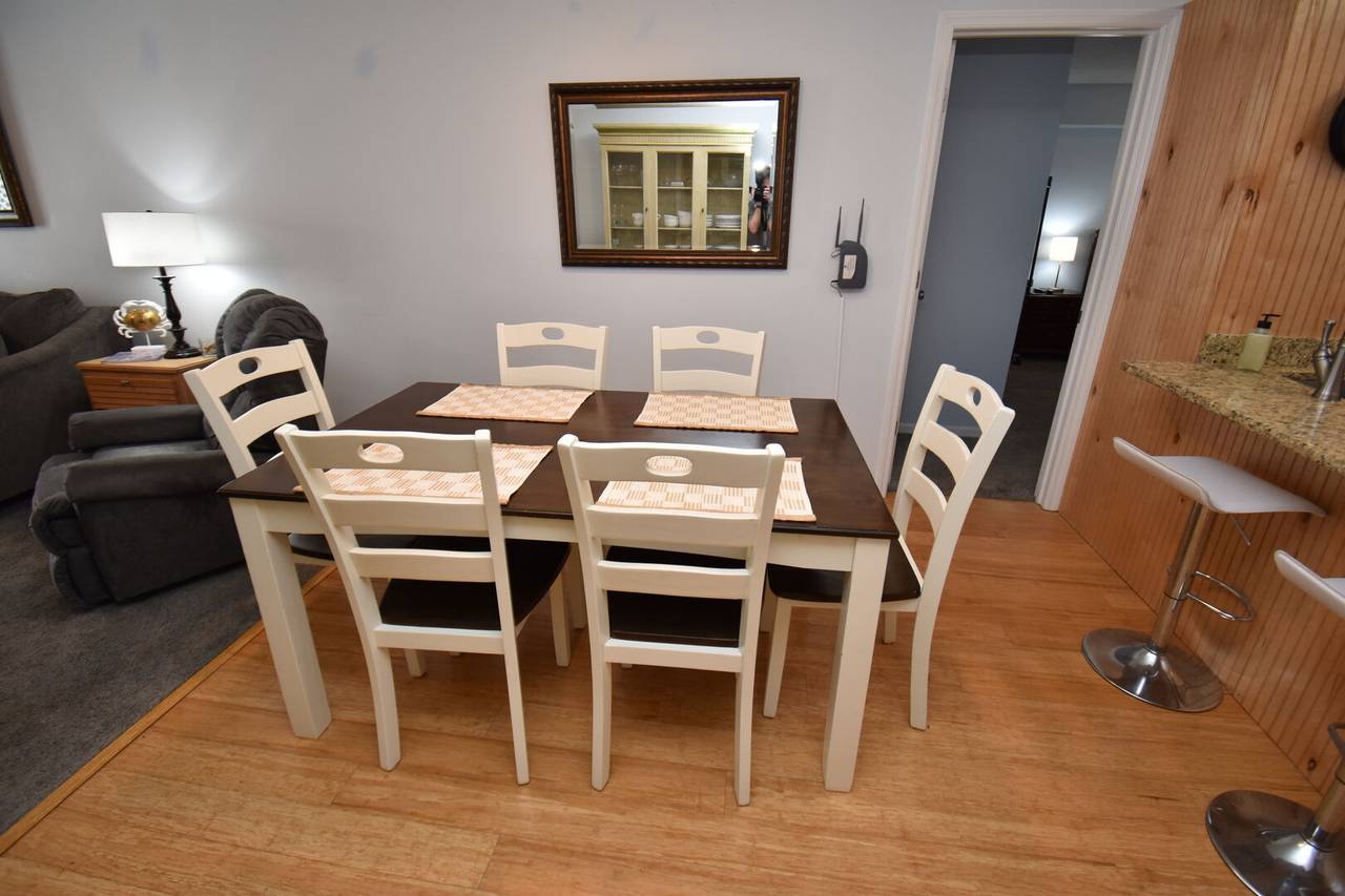 Table for 6! Table for 6!