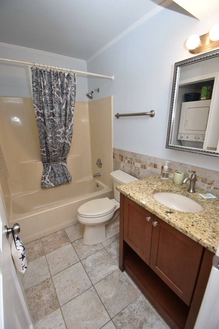 Hall bath with shower/tub combo Hall bath with shower/tub combo