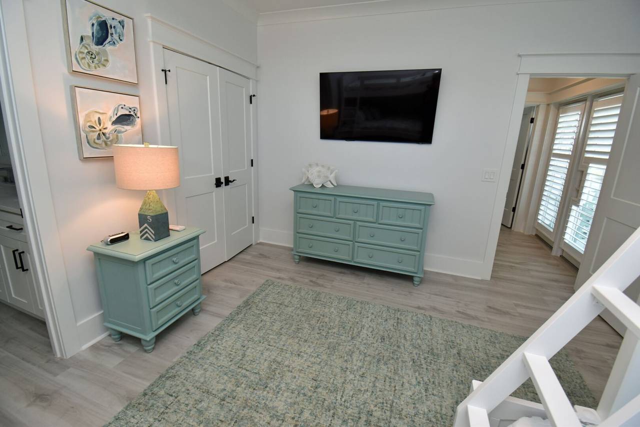 Bedroom 5 Up with 2 sets of Captains Bunks Bedroom 5 Up with 2 sets of Captains Bunks