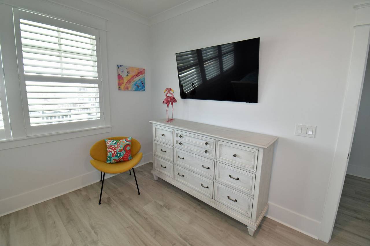 Bedroom 6 Up with 2 Queens Bedroom 6 Up with 2 Queens