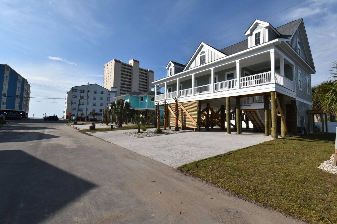 Beach Access is just 99 Steps away! Beach Access is just 99 Steps away!