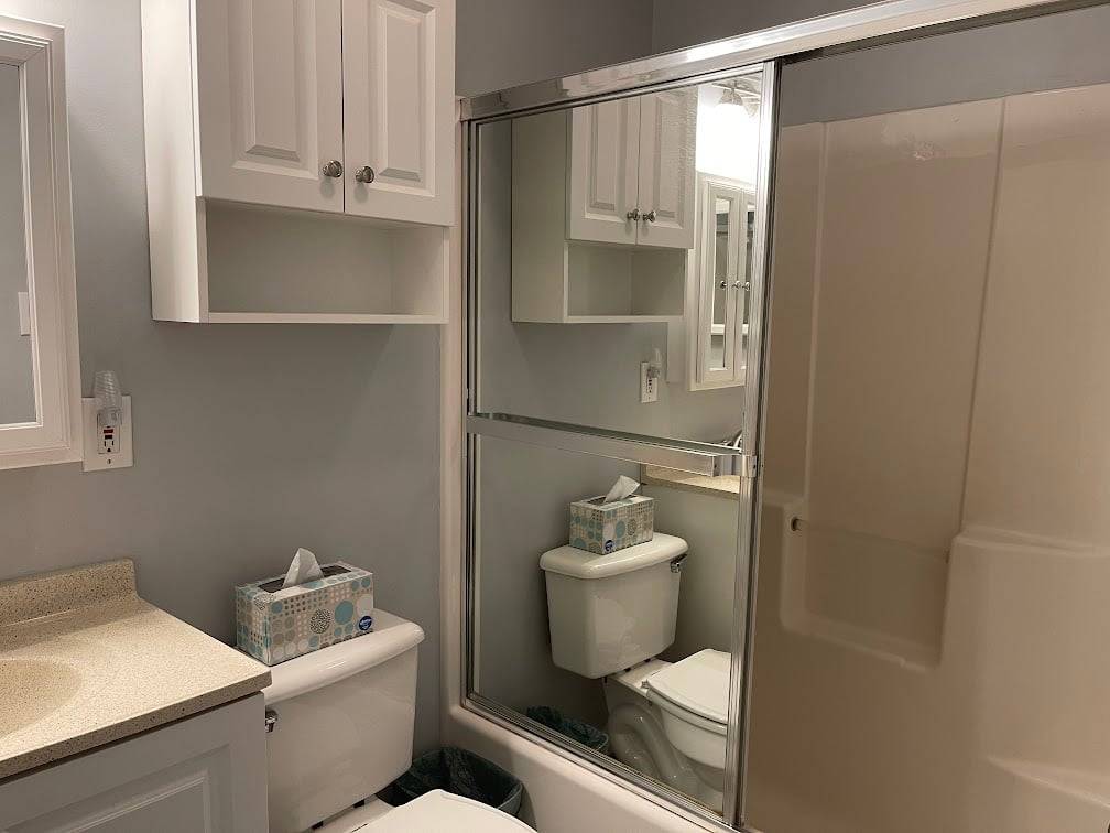 Tub/Shower Combo Tub/Shower Combo