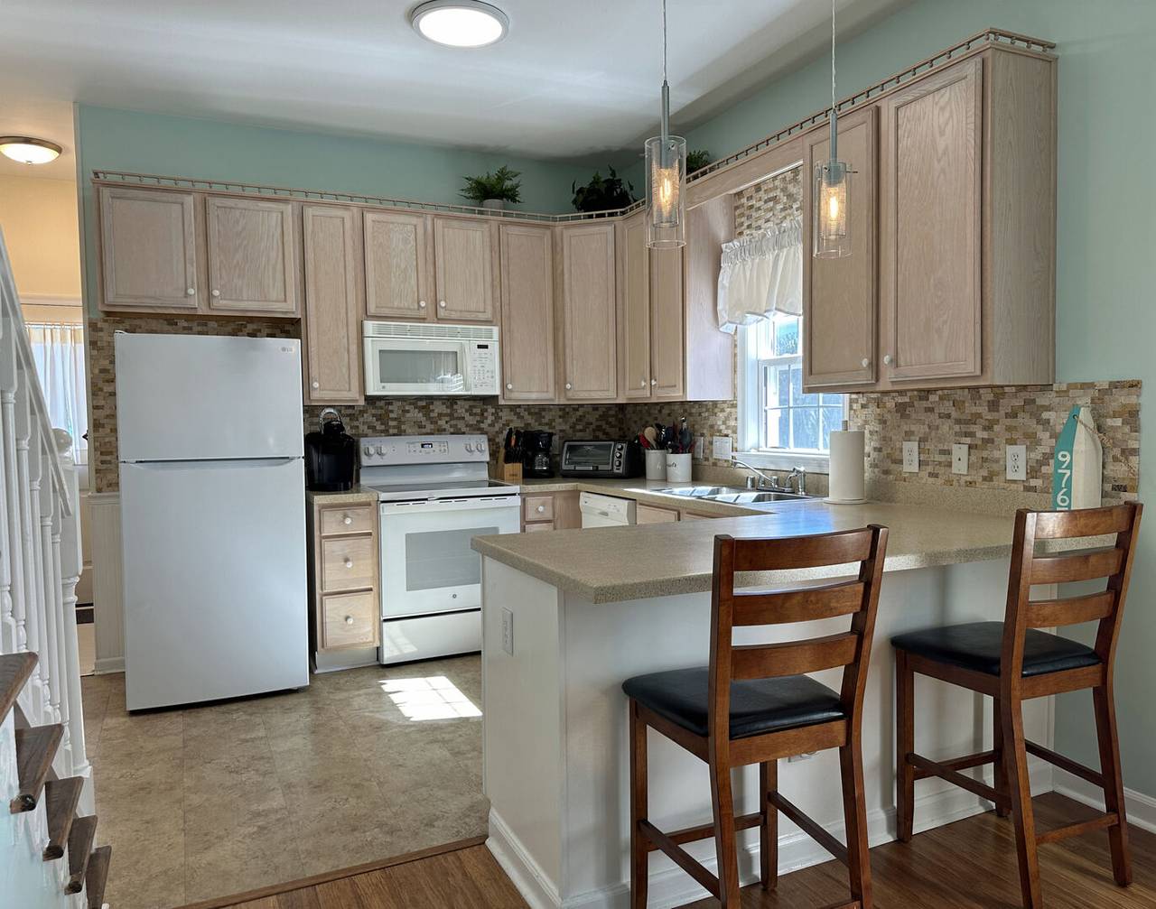 Plenty of Space to Prepare a Meal &... Plenty of Space to Prepare a Meal &...