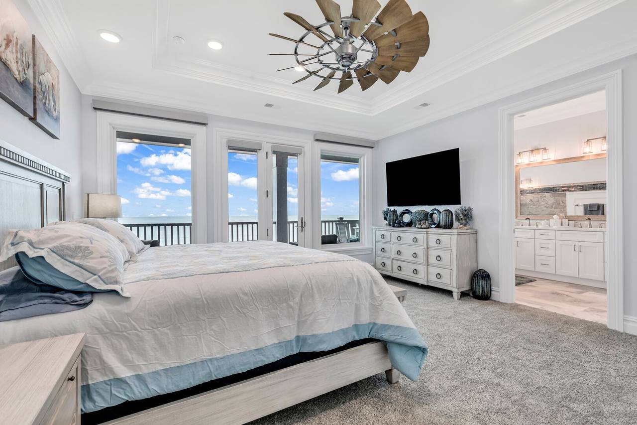 #8 - King Primary - Up #8 - King Primary - Up