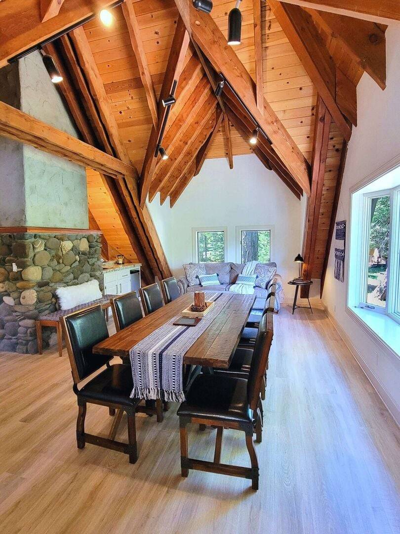 Table for 12 (using desk) Table for 12 (using desk)