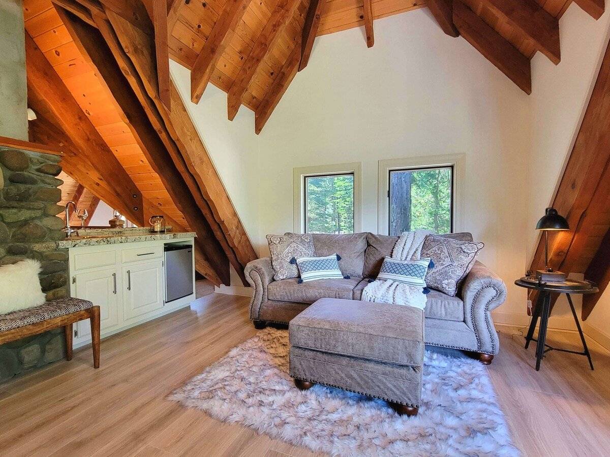 Wet bar and sitting area Wet bar and sitting area
