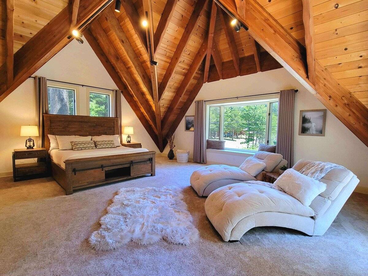 Suite 1 (upstairs) Suite 1 (upstairs)