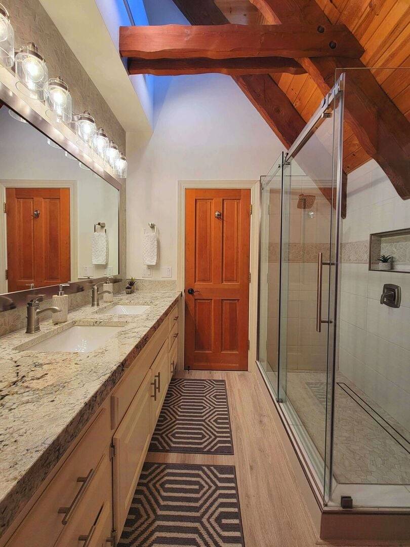 Suite 1 lock-off bathroom Suite 1 lock-off bathroom