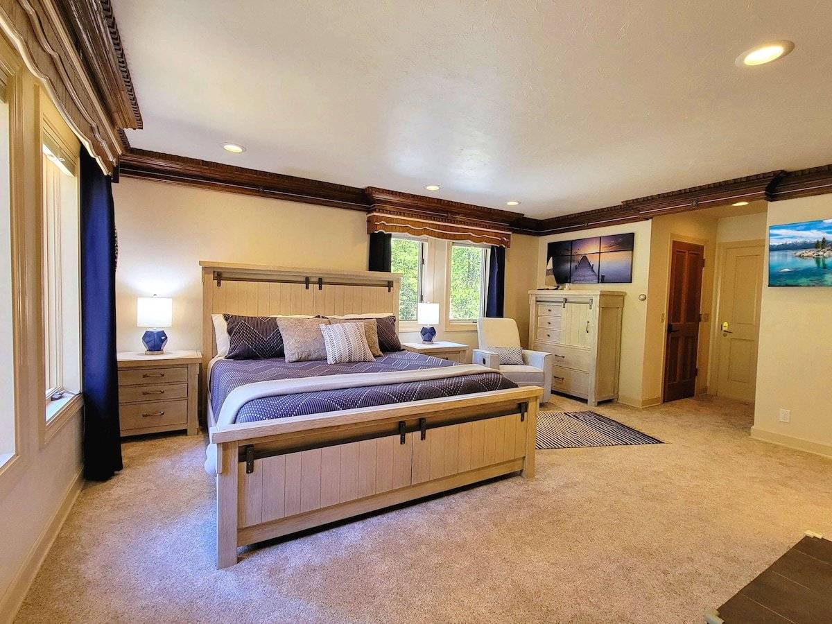 Suite 2 (downstairs) Suite 2 (downstairs)